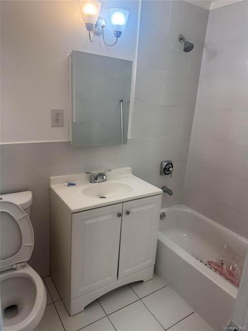 4225 Hill Avenue, Bronx, NY 10466