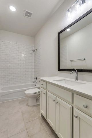 790 Sterling Drive, Benbrook, TX 76126