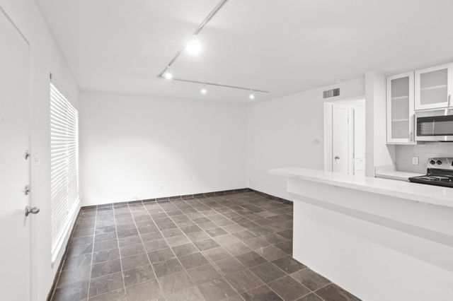 3602 Garrott Street Street 11, Houston, TX 77006