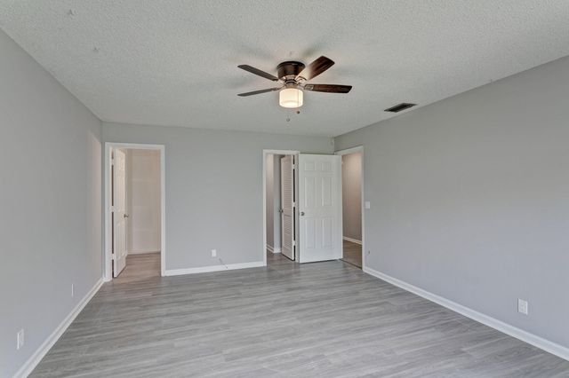 9184 Roan Lane, West Palm Beach, FL 33403