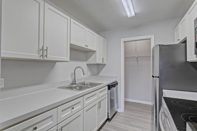 9184 Roan Lane, West Palm Beach, FL 33403