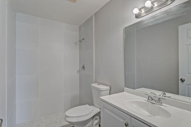 9184 Roan Lane, West Palm Beach, FL 33403