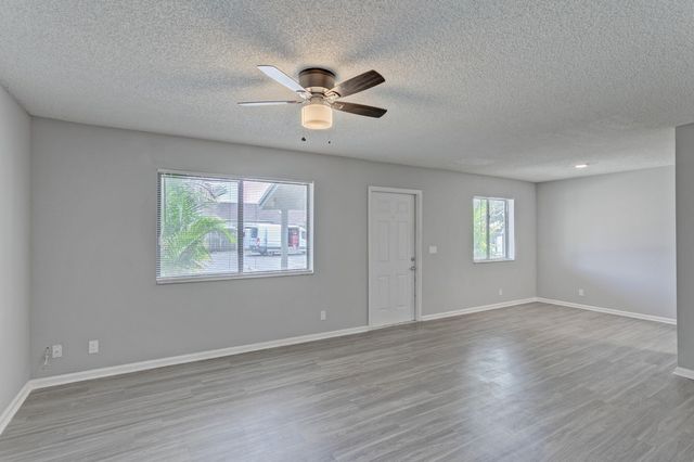 9184 Roan Lane, West Palm Beach, FL 33403
