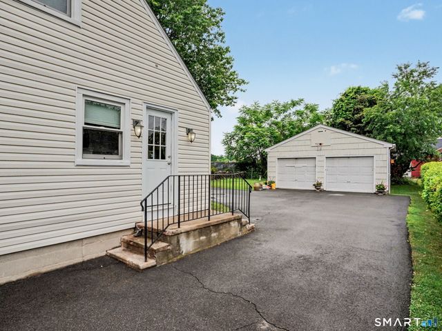 439 Stillson Road, Fairfield, CT 06824