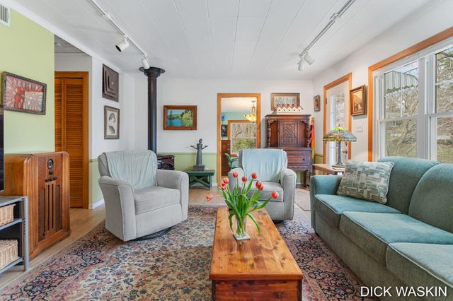 838 Mason Street, Saugatuck City, MI 49453