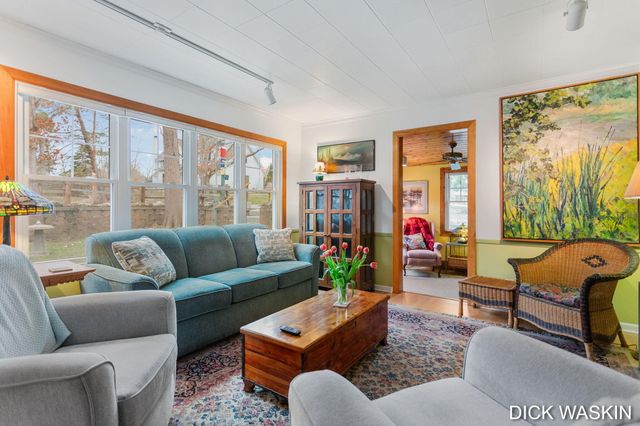 838 Mason Street, Saugatuck City, MI 49453