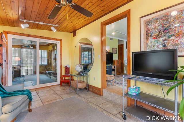 838 Mason Street, Saugatuck City, MI 49453