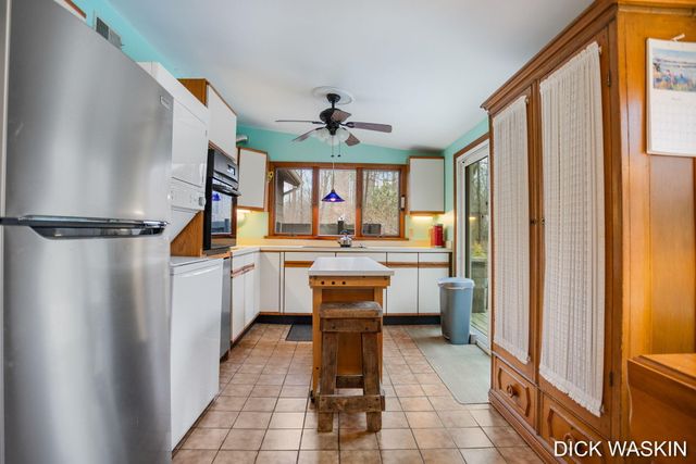 838 Mason Street, Saugatuck City, MI 49453