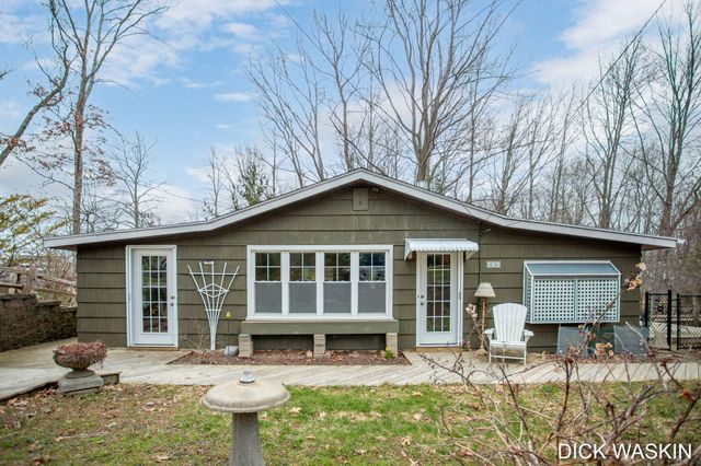 838 Mason Street, Saugatuck City, MI 49453