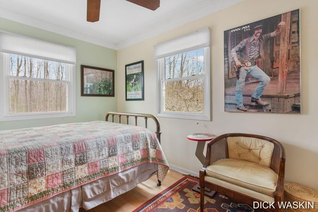 838 Mason Street, Saugatuck City, MI 49453