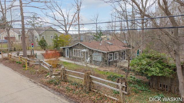 838 Mason Street, Saugatuck City, MI 49453