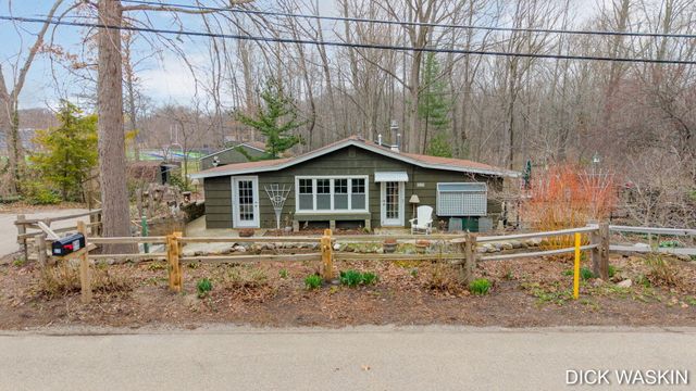 838 Mason Street, Saugatuck City, MI 49453