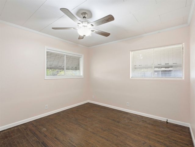 207 Hartsdale Drive, Dallas, TX 75211