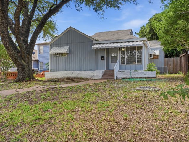 207 Hartsdale Drive, Dallas, TX 75211