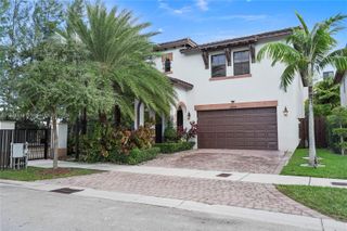 10204 NW 86th St, Doral, FL 33178
