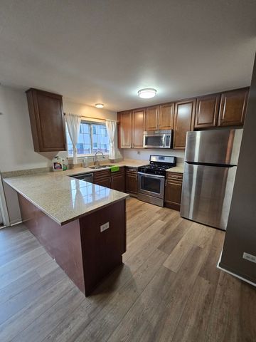 647 W Georgian Court 647, Addison, IL 60101