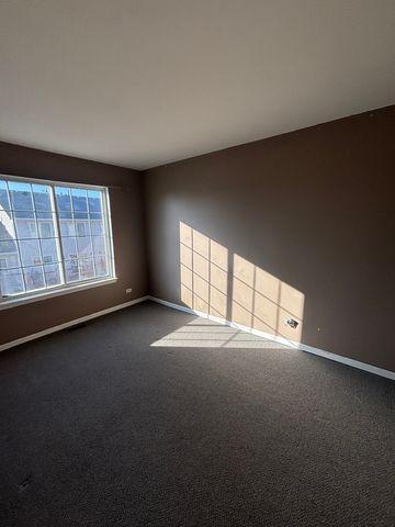 647 W Georgian Court 647, Addison, IL 60101