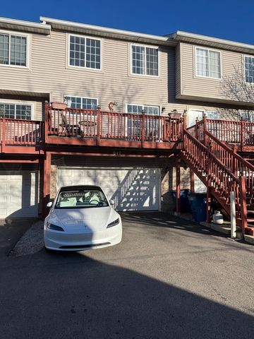 647 W Georgian Court 647, Addison, IL 60101