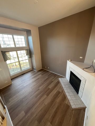 647 W Georgian Court 647, Addison, IL 60101