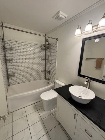 647 W Georgian Court 647, Addison, IL 60101