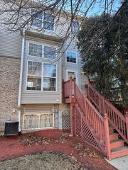 647 W Georgian Court 647, Addison, IL 60101