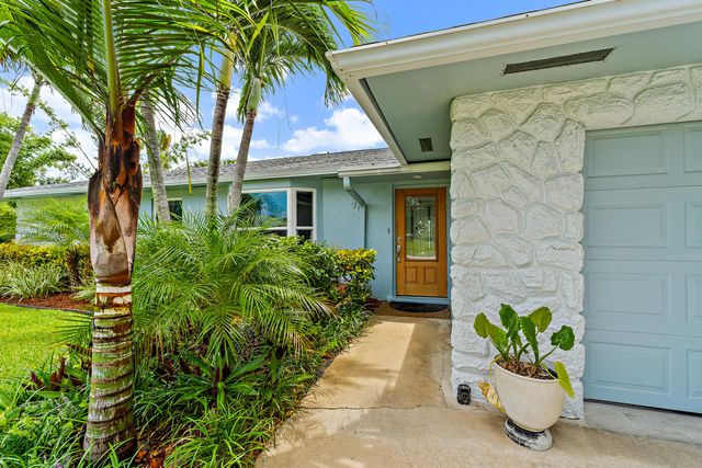 76 Wingo Street, Tequesta, FL 33469
