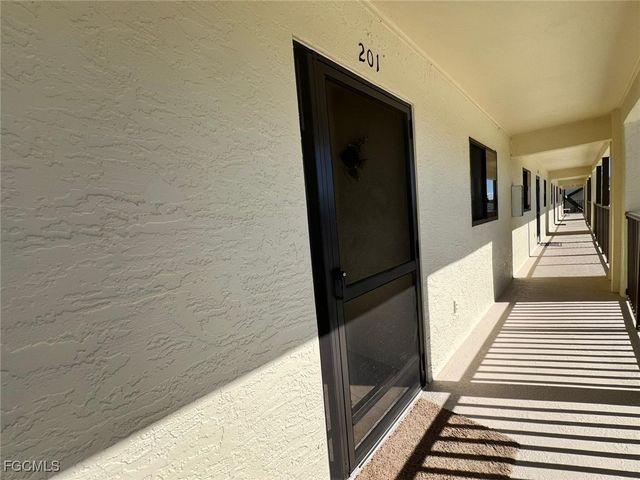 3911 Country Club BLVD 201, Cape Coral, FL 33904