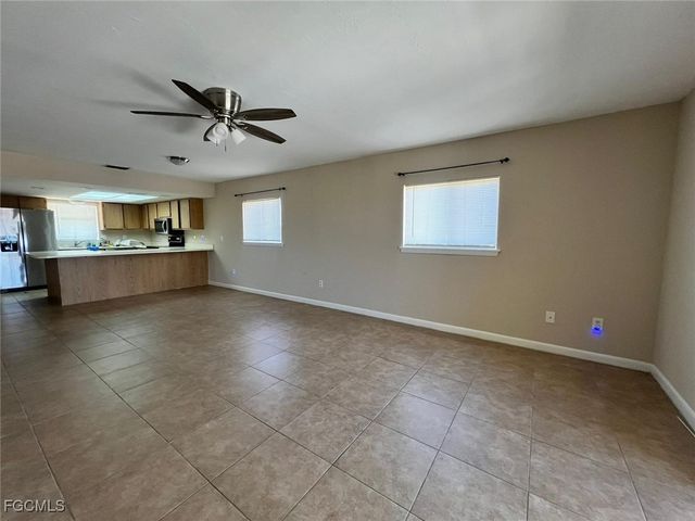 3911 Country Club BLVD 201, Cape Coral, FL 33904