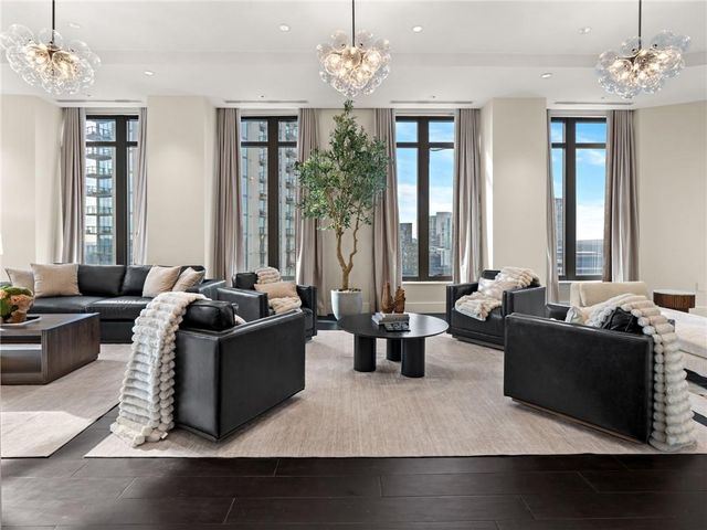 3376 Peachtree NE Road 35B, Atlanta, GA 30326