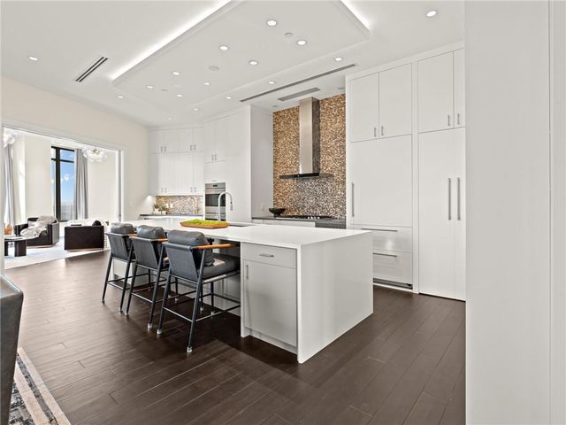 3376 Peachtree NE Road 35B, Atlanta, GA 30326