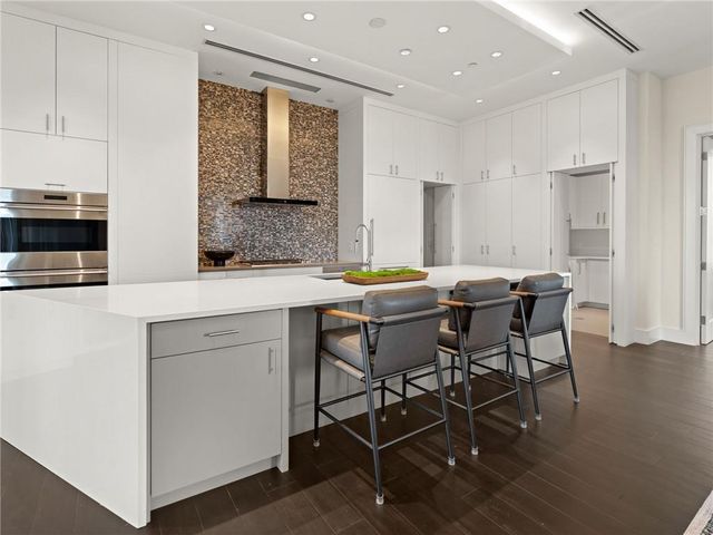 3376 Peachtree NE Road 35B, Atlanta, GA 30326