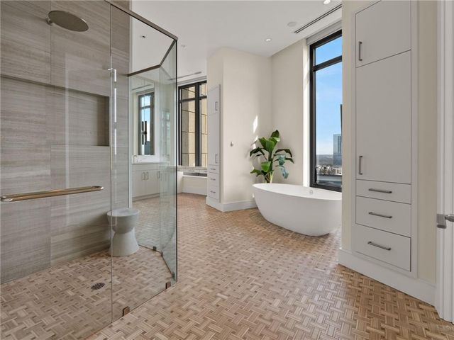 3376 Peachtree NE Road 35B, Atlanta, GA 30326