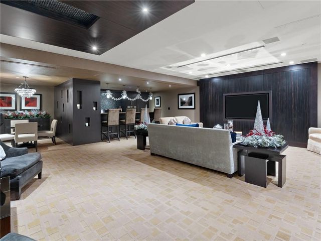 3376 Peachtree NE Road 35B, Atlanta, GA 30326