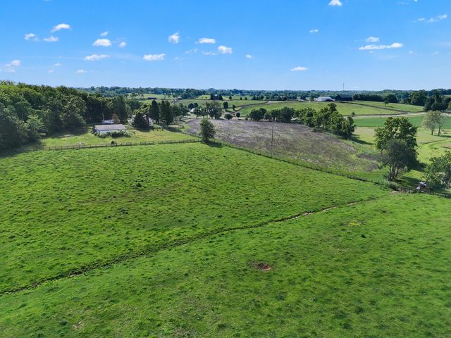 512 College Road, Paris, KY 40361
