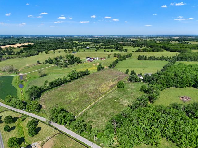 512 College Road, Paris, KY 40361