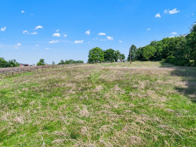 512 College Road, Paris, KY 40361
