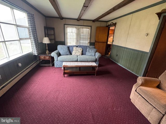 98 TWIN OAK DR, Levittown, PA 19056