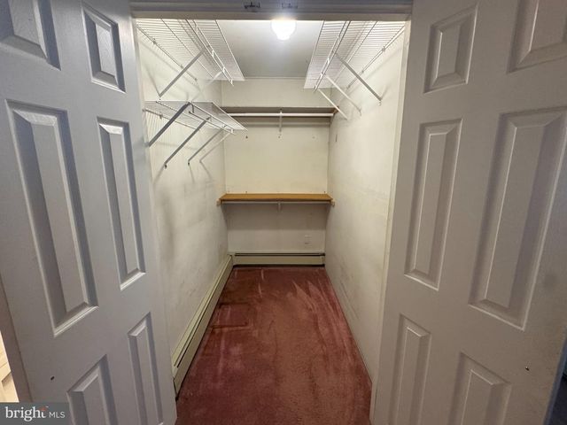 98 TWIN OAK DR, Levittown, PA 19056