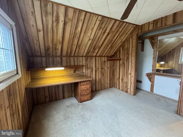 98 TWIN OAK DR, Levittown, PA 19056