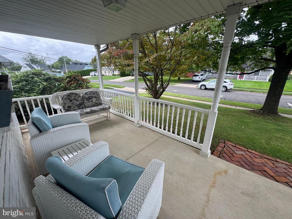 98 TWIN OAK DR, Levittown, PA 19056 — photo 4