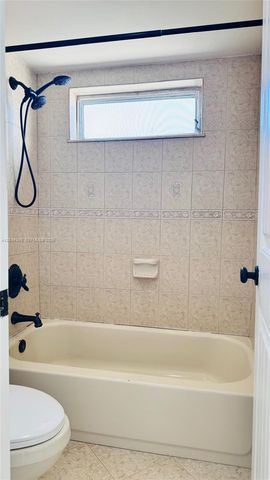 1480 W 46th St 322, Hialeah, FL 33012