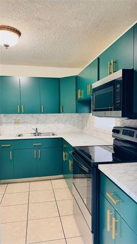 1480 W 46th St 322, Hialeah, FL 33012