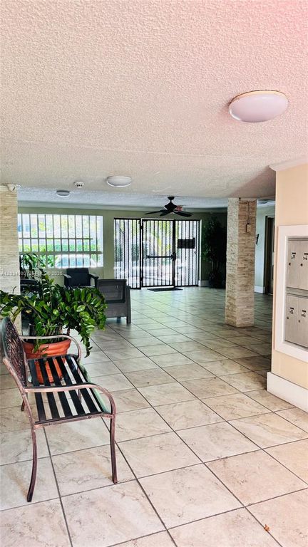 1480 W 46th St 322, Hialeah, FL 33012
