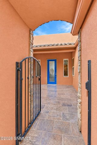 4335 Isleta Court, Las Cruces, NM 88011