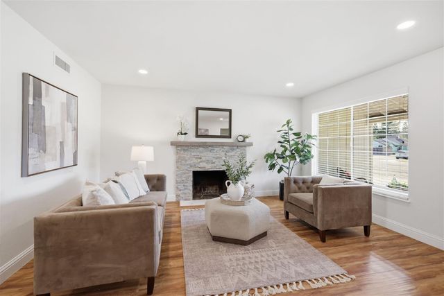 5920 Parkoaks Dr, Citrus Heights, CA 95621