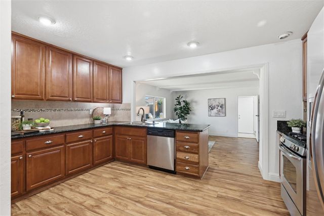 5920 Parkoaks Dr, Citrus Heights, CA 95621