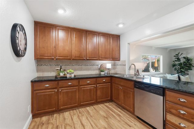 5920 Parkoaks Dr, Citrus Heights, CA 95621