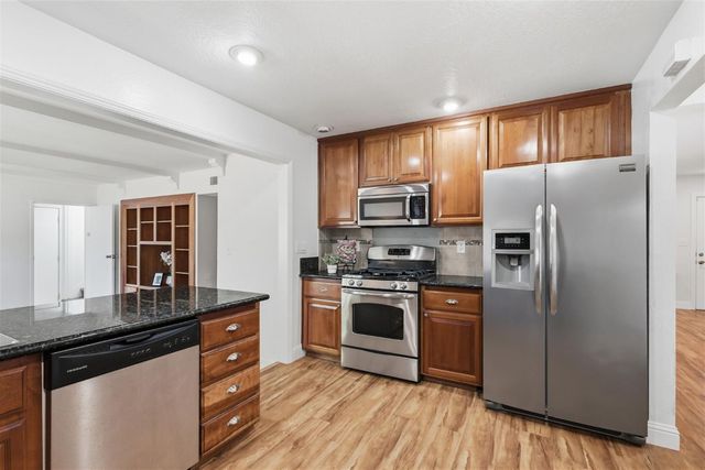 5920 Parkoaks Dr, Citrus Heights, CA 95621