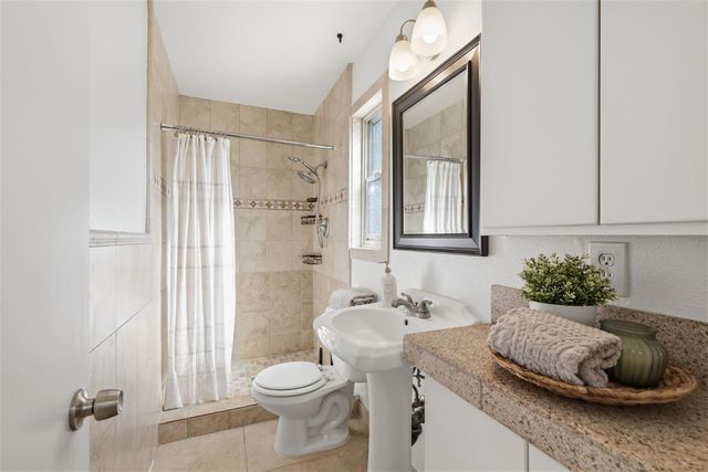 5920 Parkoaks Dr, Citrus Heights, CA 95621