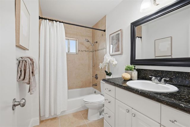 5920 Parkoaks Dr, Citrus Heights, CA 95621